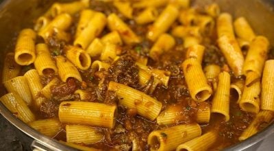 Rigatoni com ragú de ossobuco