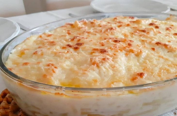 Rigatoni recheado com queijo e molho branco