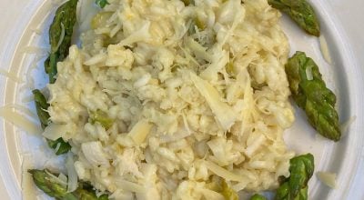 Risoto de aspargos com palmito e parmesão