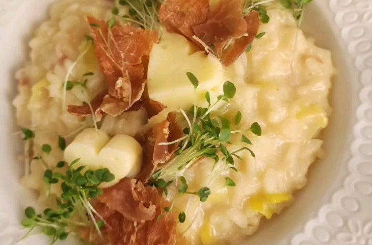 Risoto de bacalhau com amêndoas