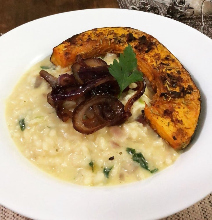 Risoto de brie com abóbora e cebola caramelizada no mel