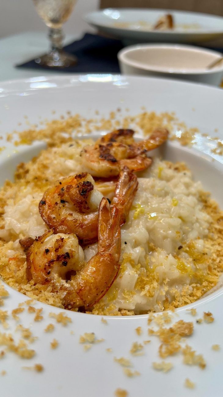 Risoto de camarão com crocante de panko