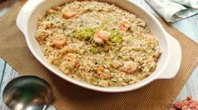 Risoto de camarão e alho-poró