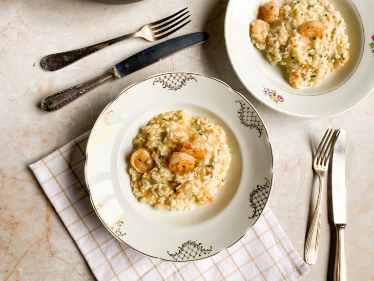 Risoto de camarão pronto para consumo.