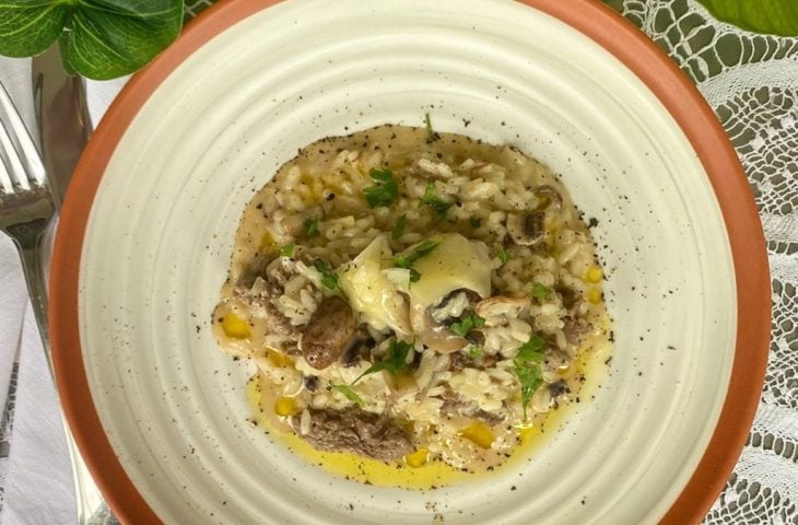 Risoto de carne e cogumelo