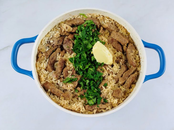 cheiro verde e manteiga adicionada ao risoto.