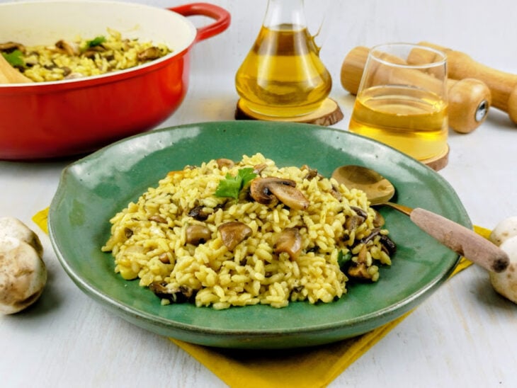 Risoto de champignon servido.