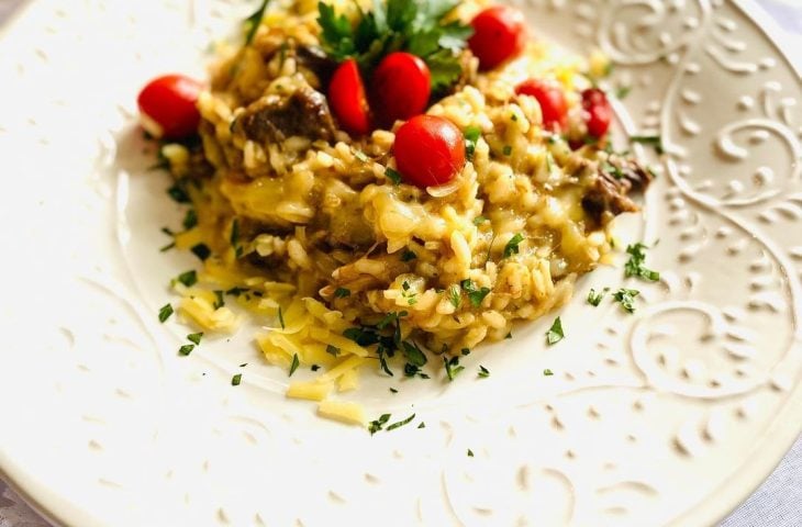 Risoto de costela com queijo defumado