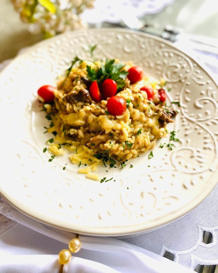 Risoto de costela com queijo defumado