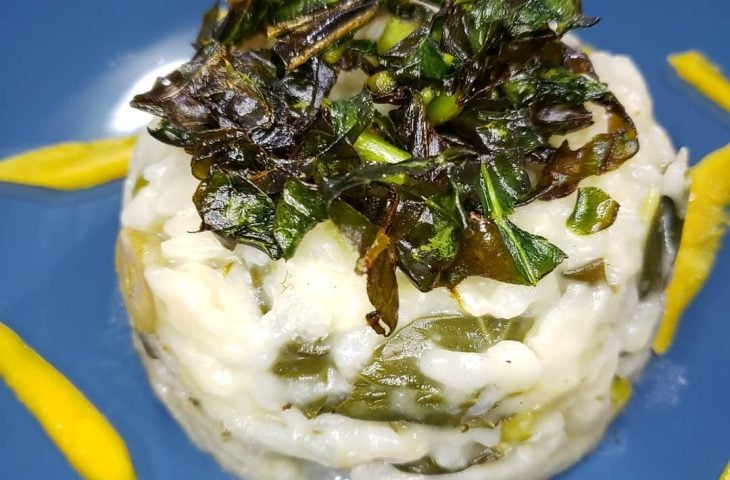 Risoto de couve na manteiga com ervas finas
