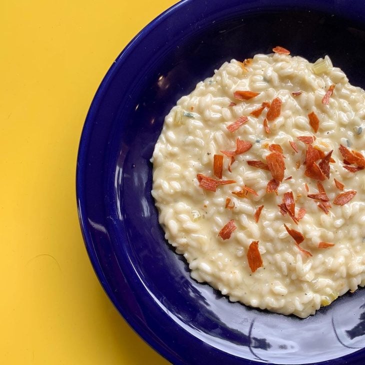 Risoto de gorgonzola com crisps de presunto Parma