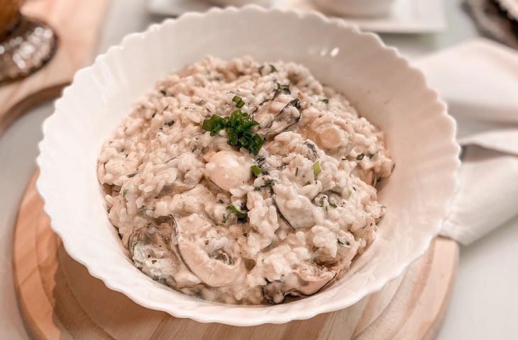 Risoto de ostras com gorgonzola e açafrão