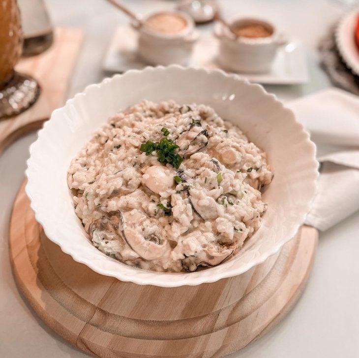 Risoto de ostras com gorgonzola e açafrão