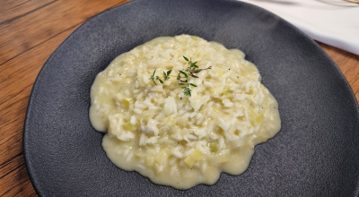 Risoto de queijo brie e alho-poró