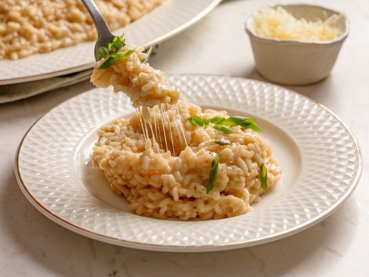 Risoto de queijo pronto para consumo.