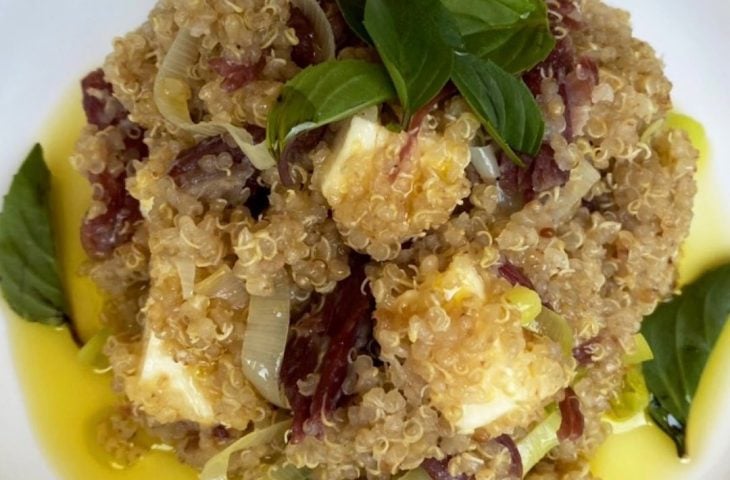 Risoto de quinoa com carne-seca