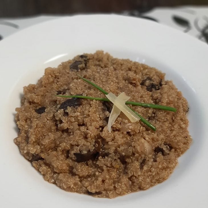 Risoto de quinoa com funghi secchi