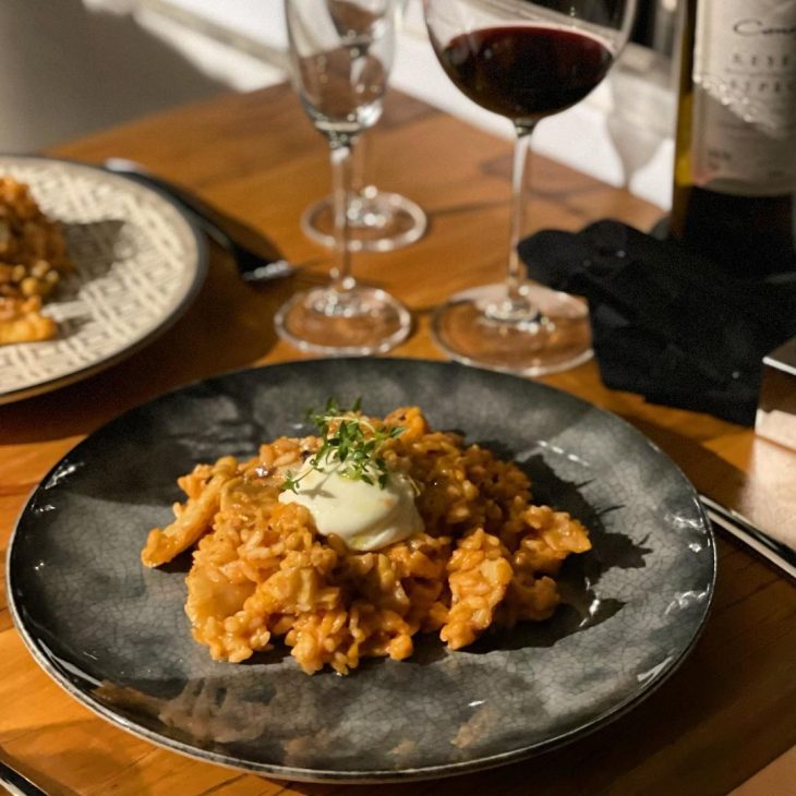 Risoto de tomate com bacalhau