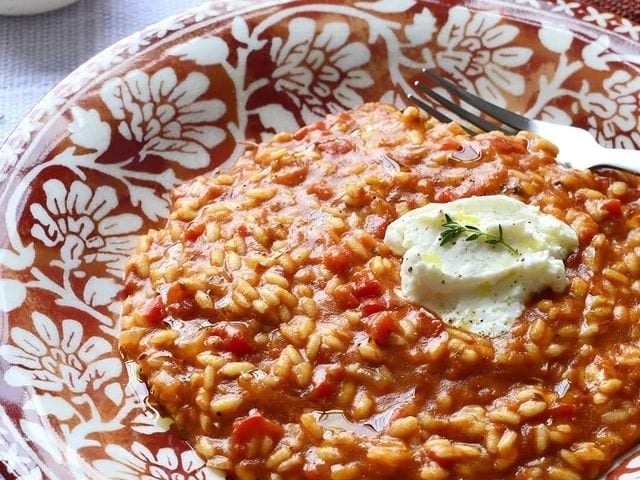 Risoto de tomate com pimentão