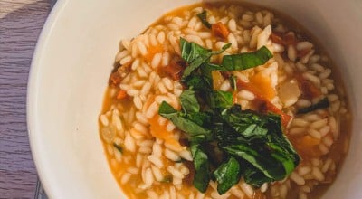 Risoto de tomate seco e manjericão