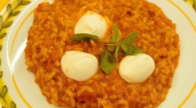 Risoto de tomates com mussarela de búfala