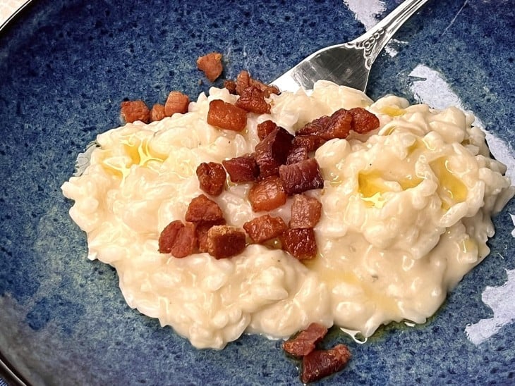 Risoto de bacon com gorgonzola…tem como facar ruim??? Impossível…Faz