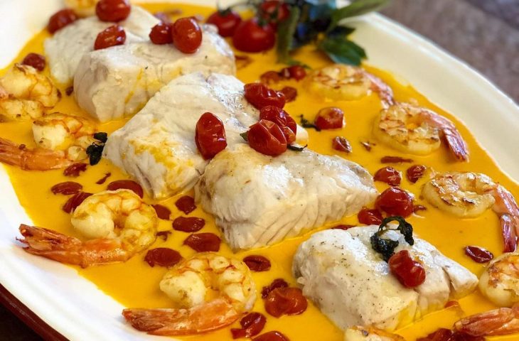 Robalo com molho de moqueca