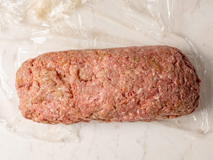 Carne em formato de rocambole.