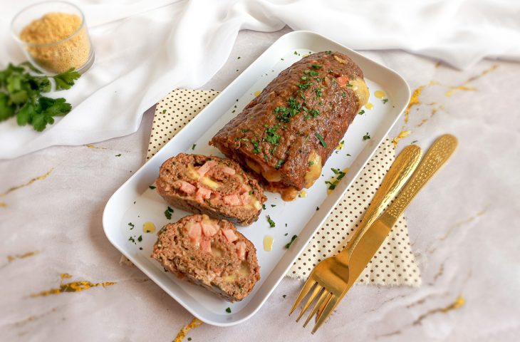Rocambole de carne moída recheado