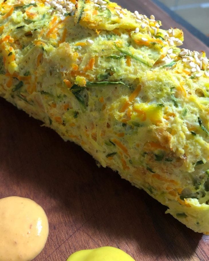 Rocambole de legumes com frango