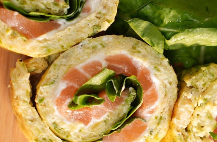 Roll de salmão low carb