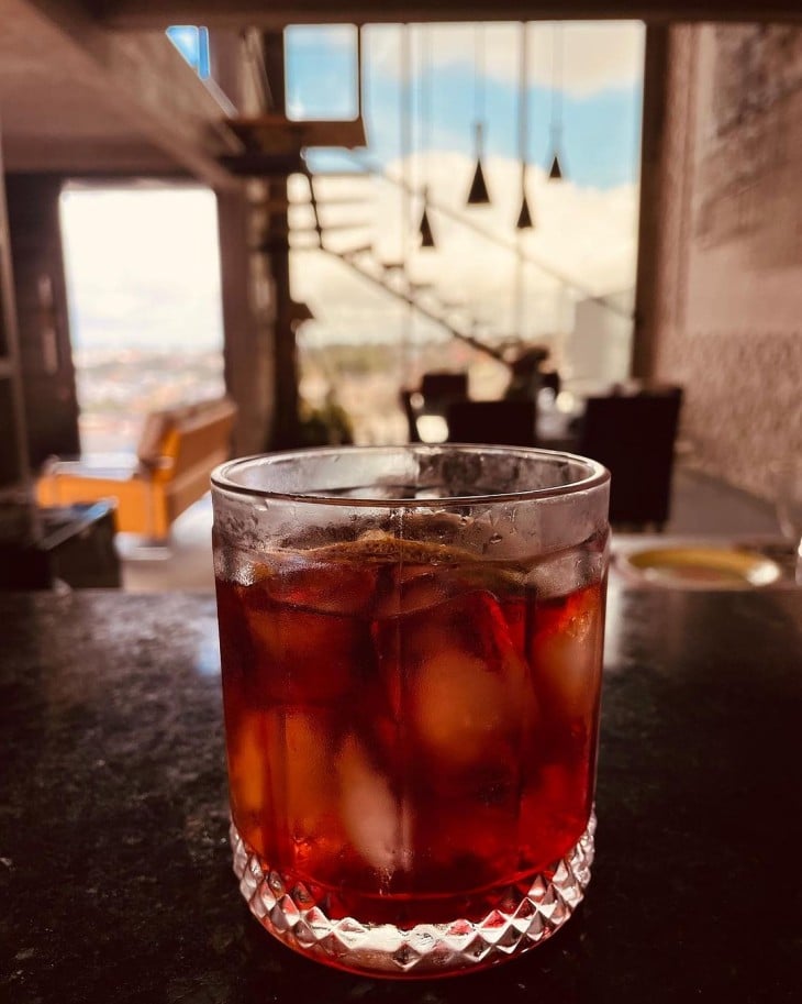 Rose negroni