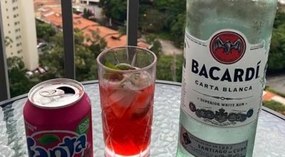 Rum com limão, hortelã e refrigerante