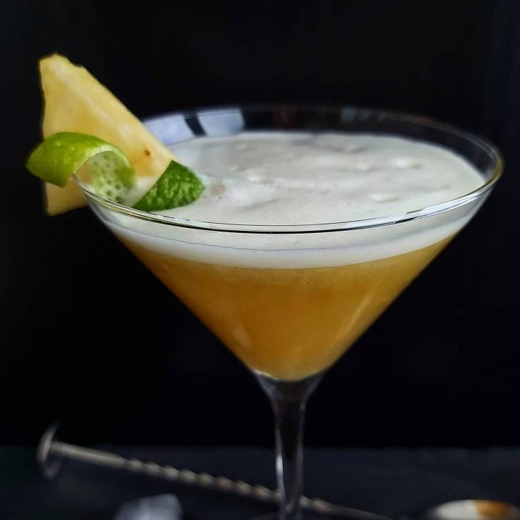 Rum sour de abacaxi