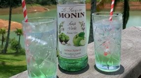 Rum tônica de maçã verde