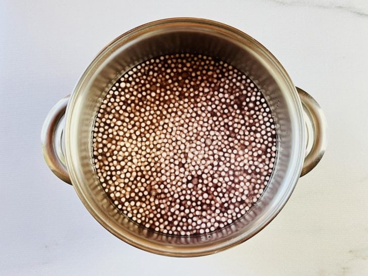 Uma panela com a junção de todos os ingredientes.