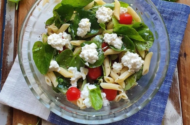 Salada com minipenne