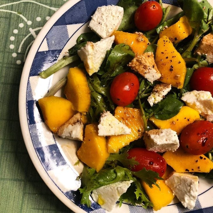 Salada de agrião com manga