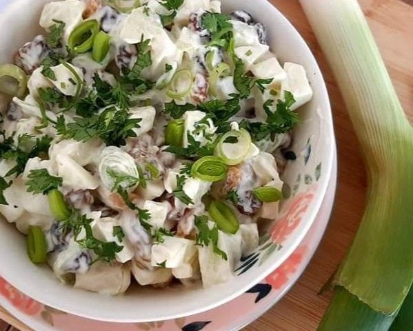 Salada de alho-poró com maçã