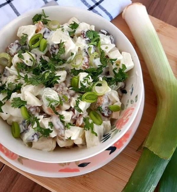 Salada de alho-poró com maçã