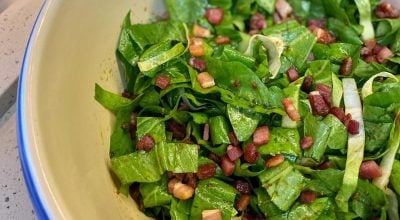 Salada de almeirão com bacon