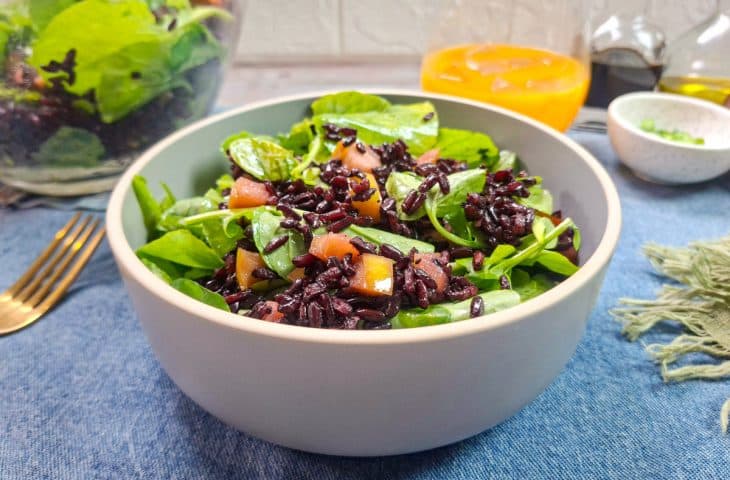 Salada de arroz negro