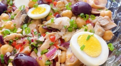 Salada de bacalhau colorida