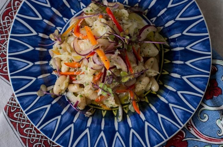 Salada de bacalhau com feijão-branco