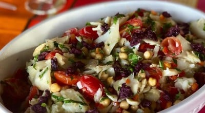 Salada de bacalhau com grão-de-bico