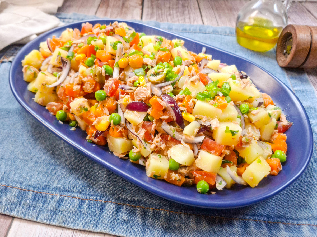 Salada de batata com atum