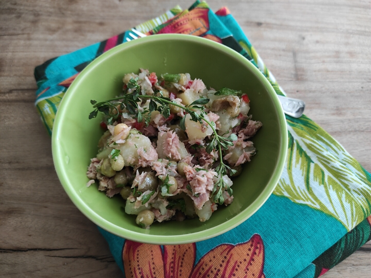 Salada de batata com atum