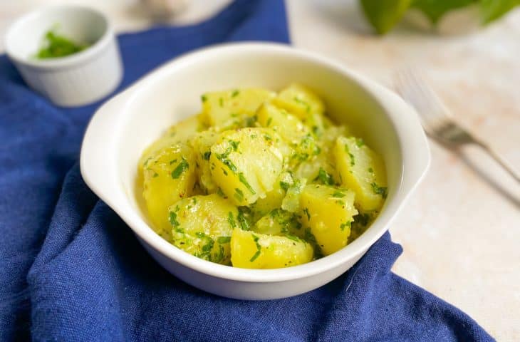 Salada de batata simples