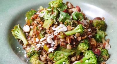 Salada de brócolis com lentilha