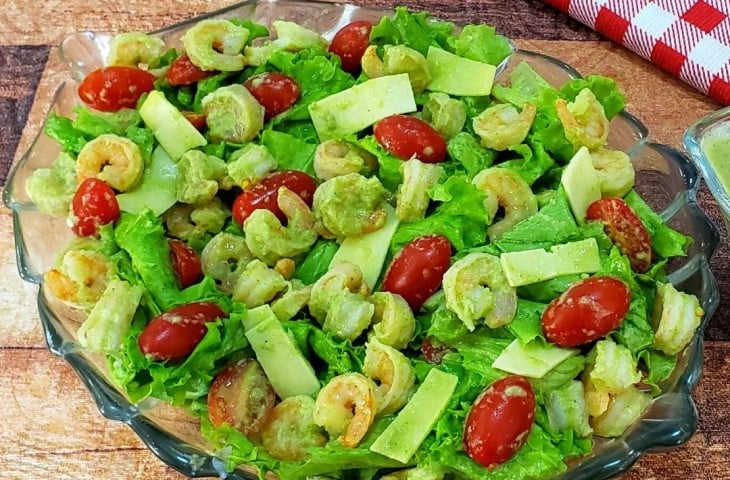 Salada de camarão